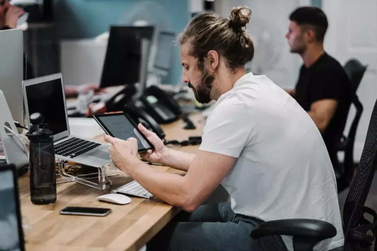 Jakie są najlepsze sposoby na optymalizację seo w branży technologicznej?