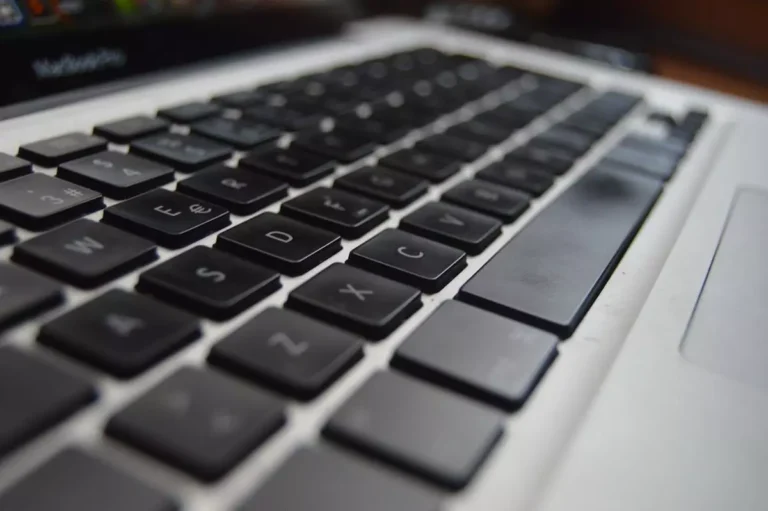Rozwiązywanie problemów z bezpieczeństwem aplikacji php – jak to zrobić?